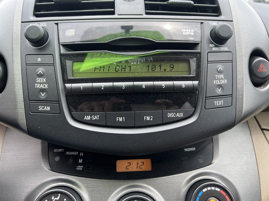 2011 Toyota RAV4 photo