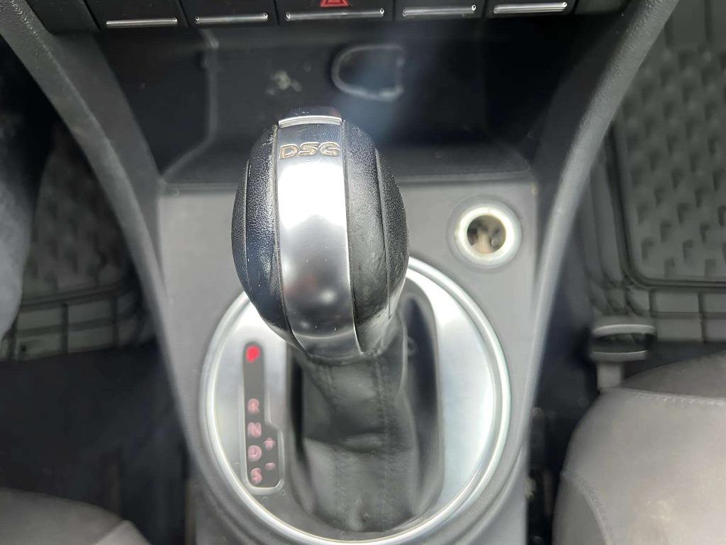 2013 Volkswagen Beetle - $8,995