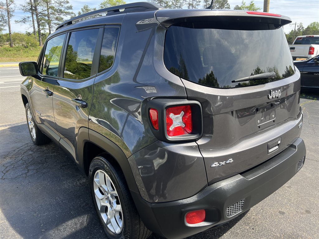 2018 Jeep Renegade Latitude photo