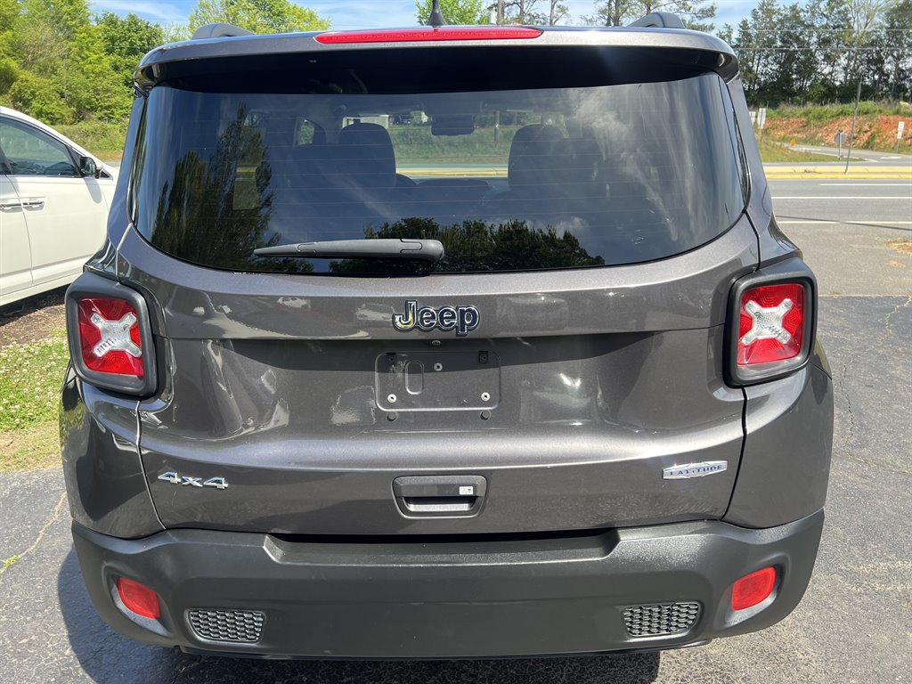 2018 Jeep Renegade Latitude photo