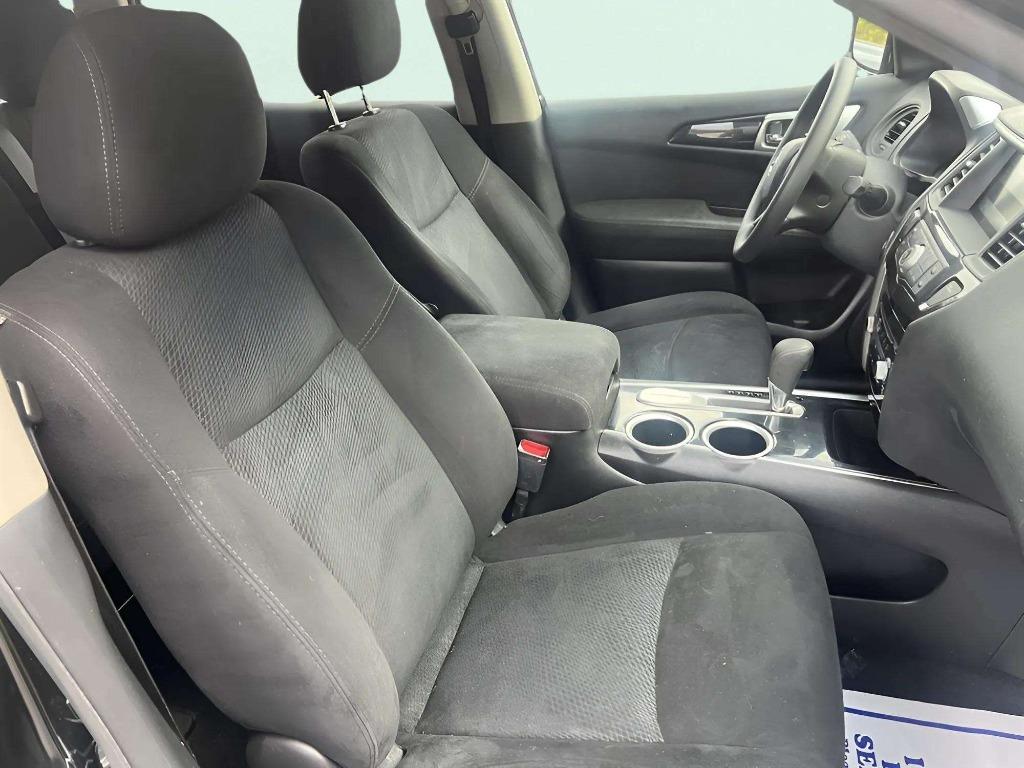 2014 Nissan Pathfinder - $10,995