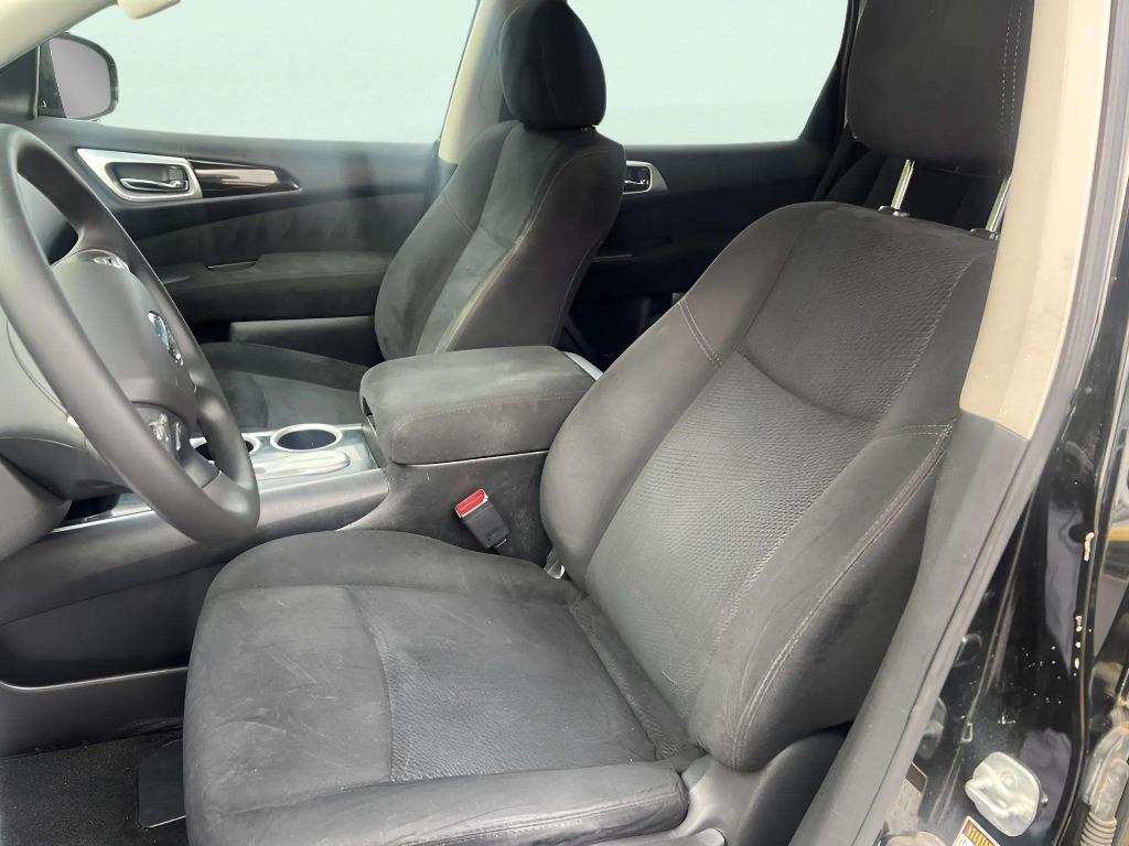 2014 Nissan Pathfinder - $10,995