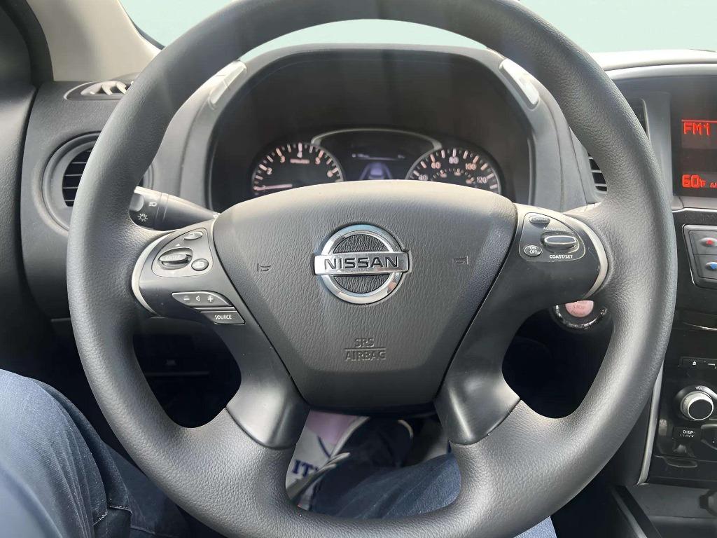 2014 Nissan Pathfinder - $10,995