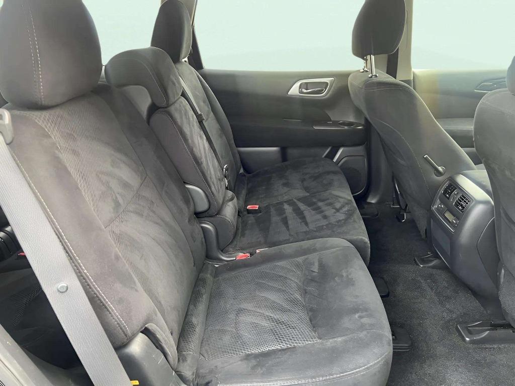2014 Nissan Pathfinder - $10,995