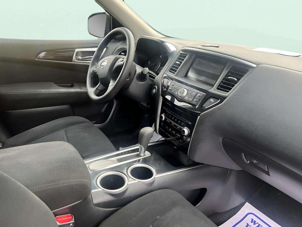 2014 Nissan Pathfinder - $10,995