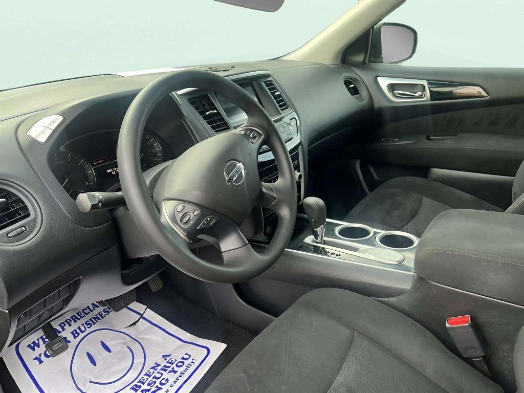 2014 Nissan Pathfinder - $10,995