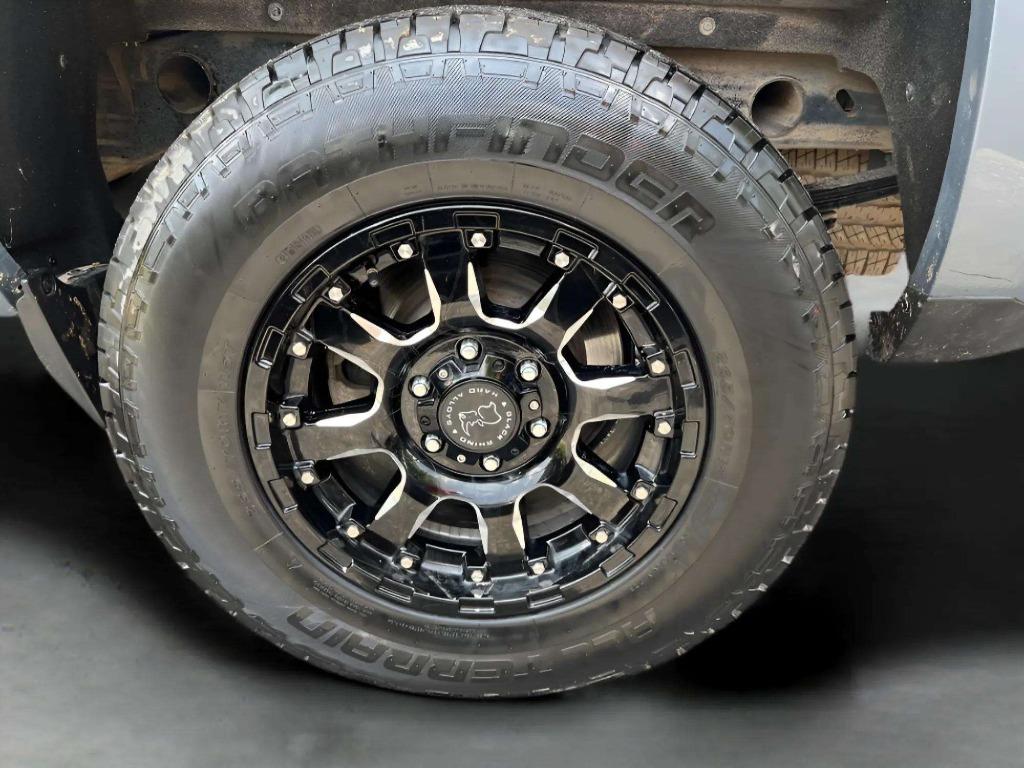 2016 Chevrolet Silverado - $18,995