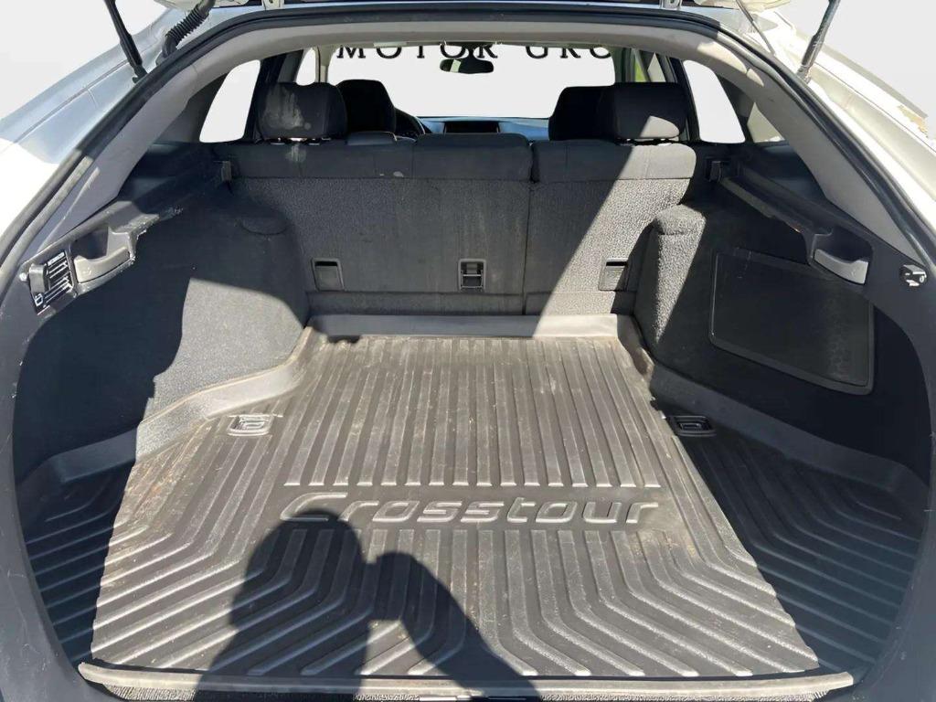 2015 Honda Crosstour - $16,995