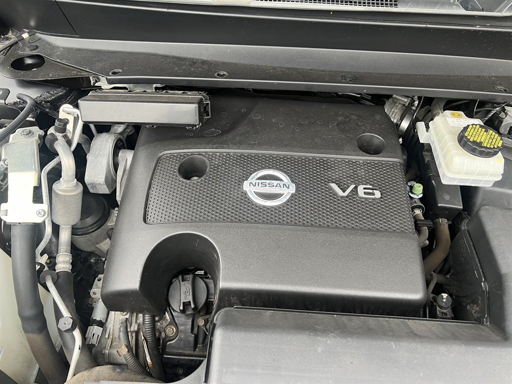 2016 Nissan Pathfinder SV photo