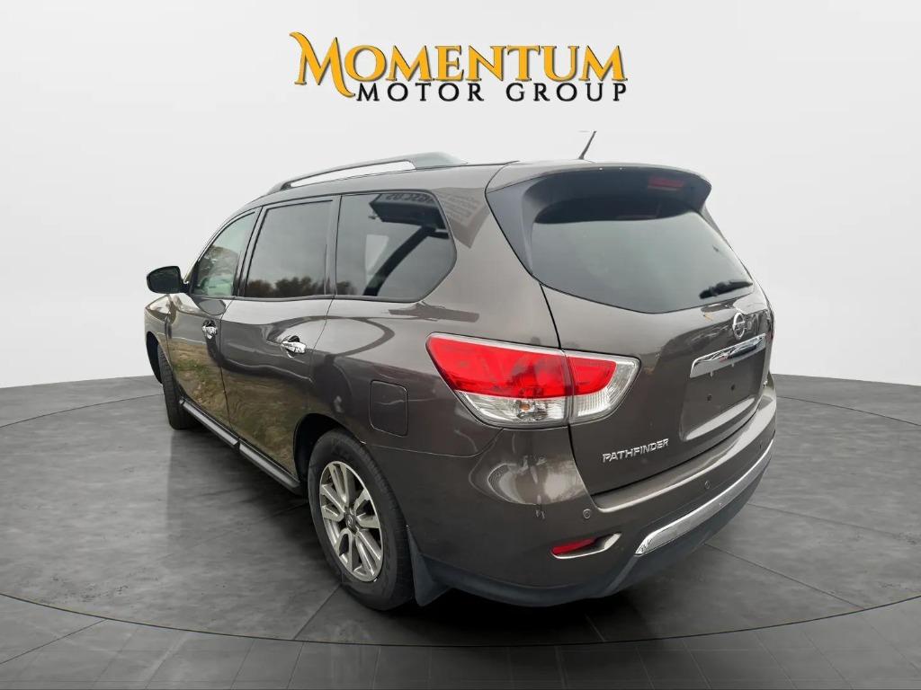 2016 Nissan Pathfinder - $9,995