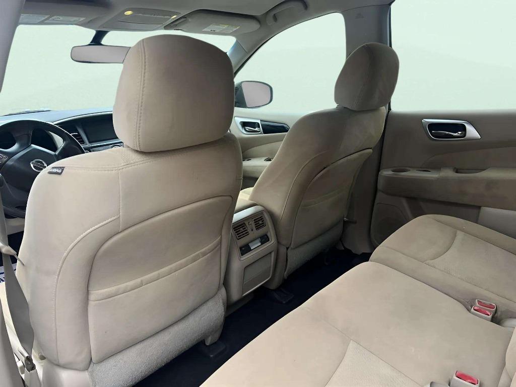 2016 Nissan Pathfinder - $9,995