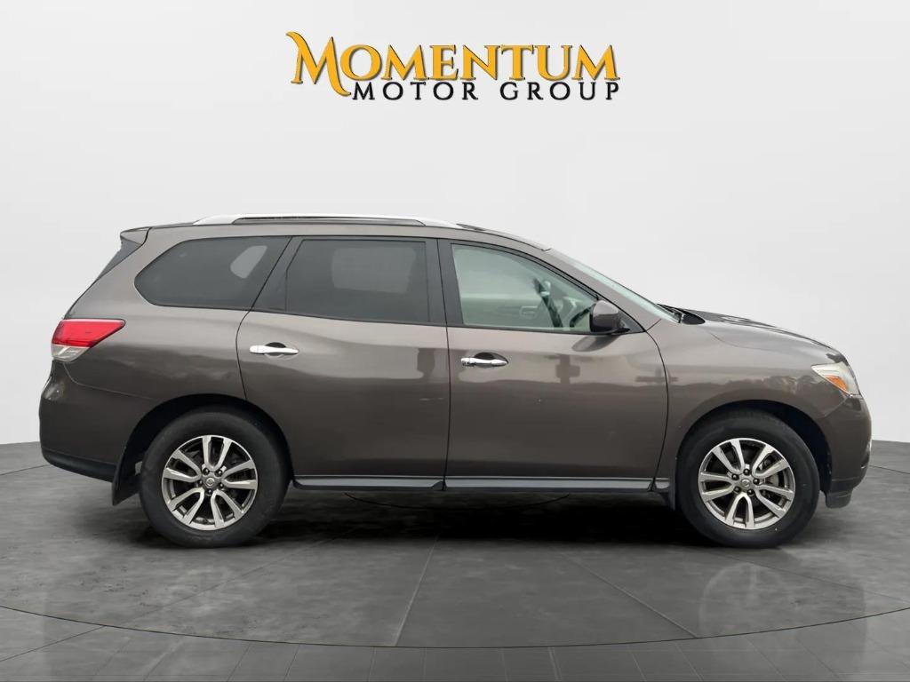 2016 Nissan Pathfinder - $9,995