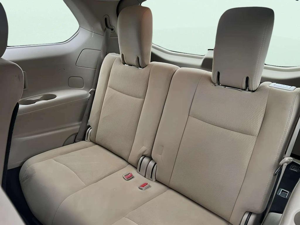 2016 Nissan Pathfinder - $9,995