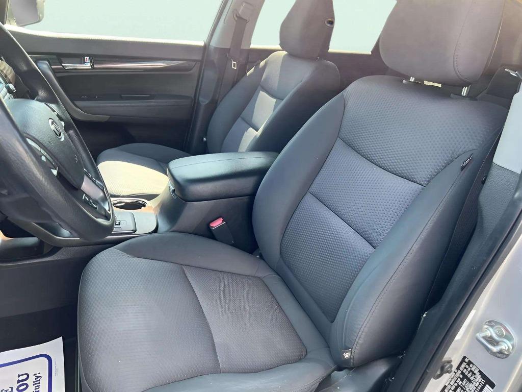 2012 Kia Sorento - $6,995