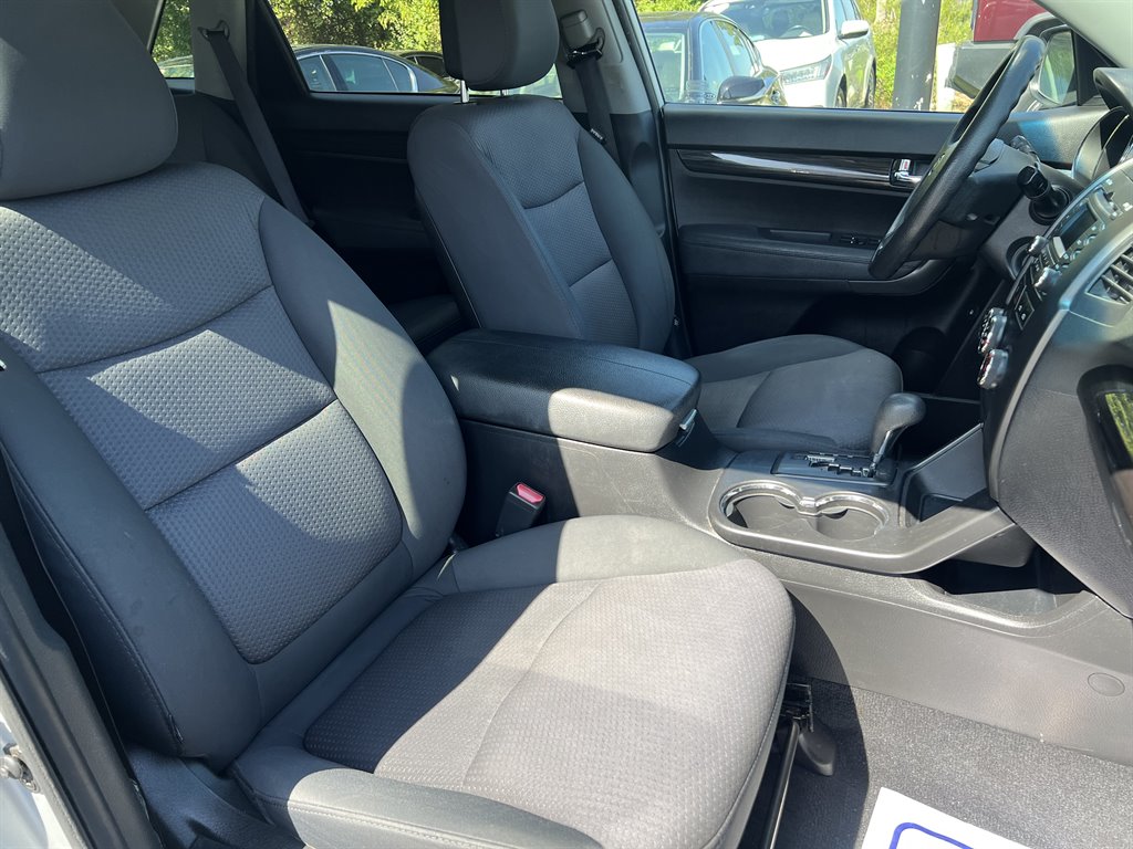 2012 Kia Sorento LX photo