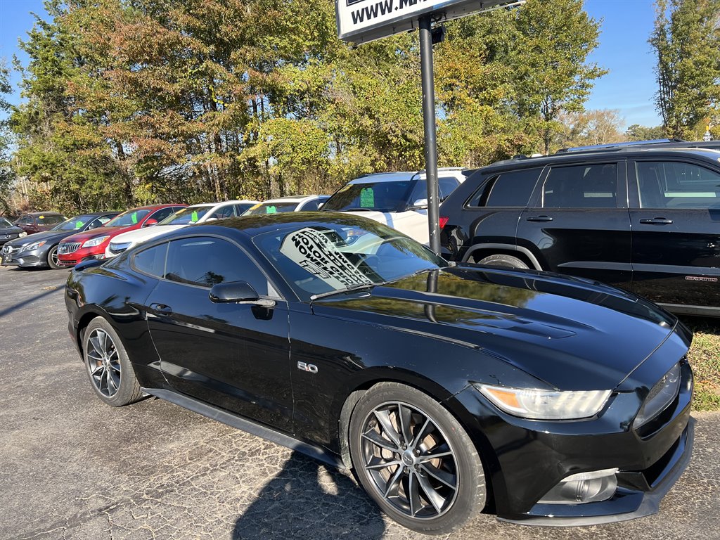 2015 FORD Mustang Coupe - $16,995