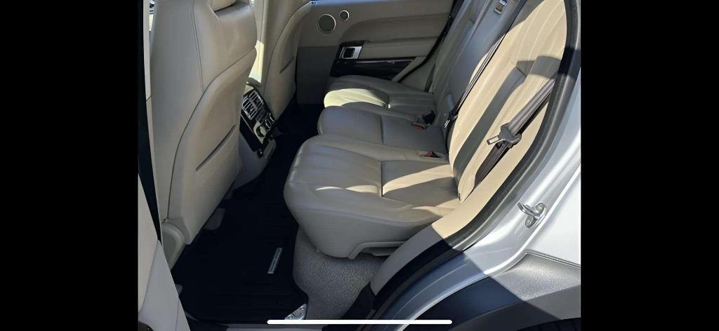 2015 LAND ROVER Range Rover - $31,995
