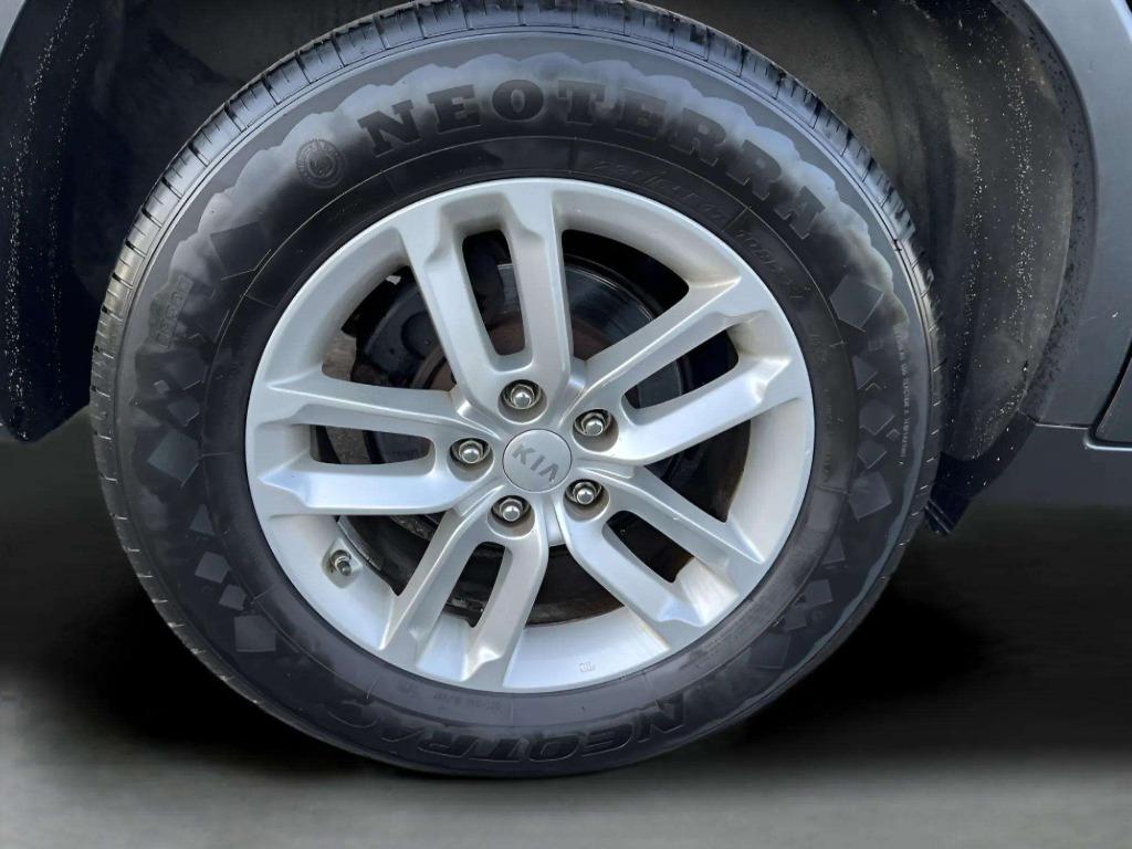 2014 Kia Sorento - $8,000