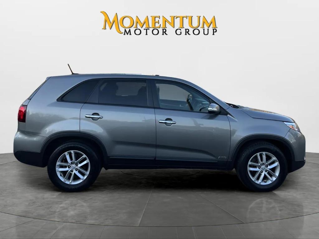 2014 Kia Sorento - $8,000