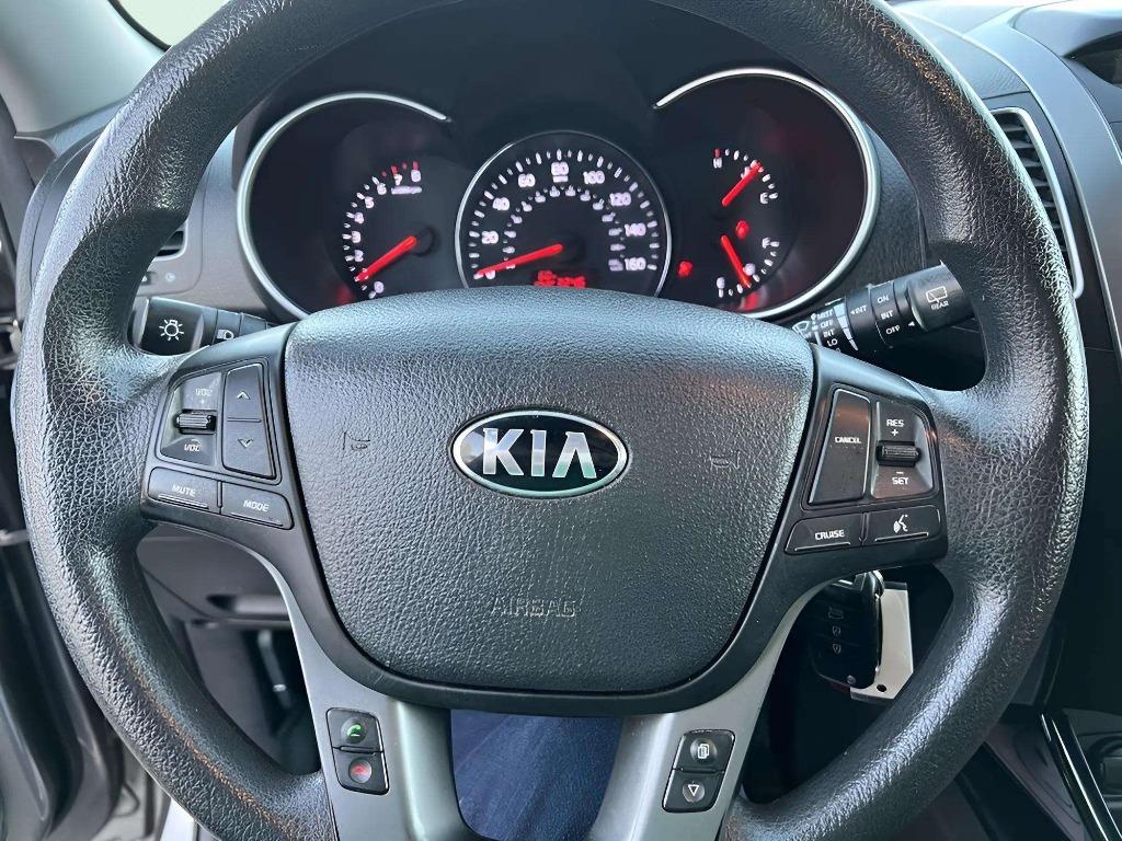 2014 Kia Sorento - $8,000