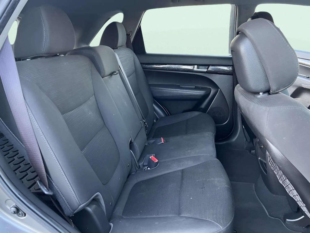 2014 Kia Sorento - $8,000