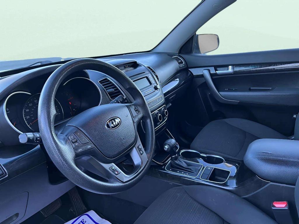 2014 Kia Sorento - $8,000