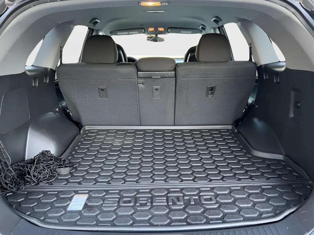 2014 Kia Sorento - $8,000
