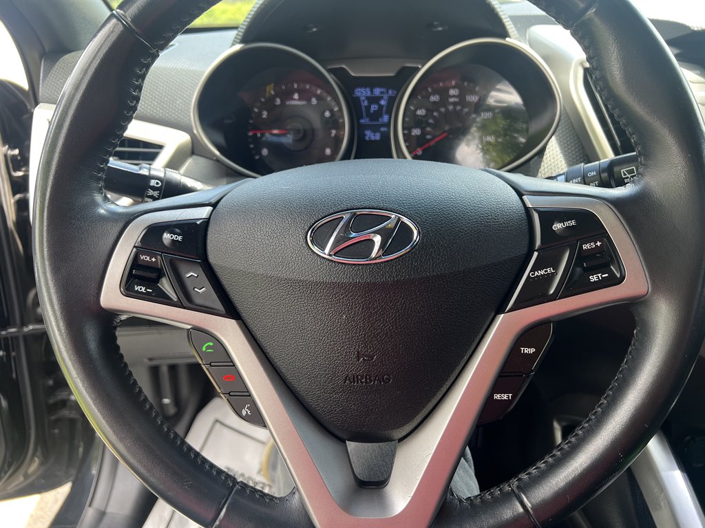 2017 Hyundai Veloster Value Edition photo