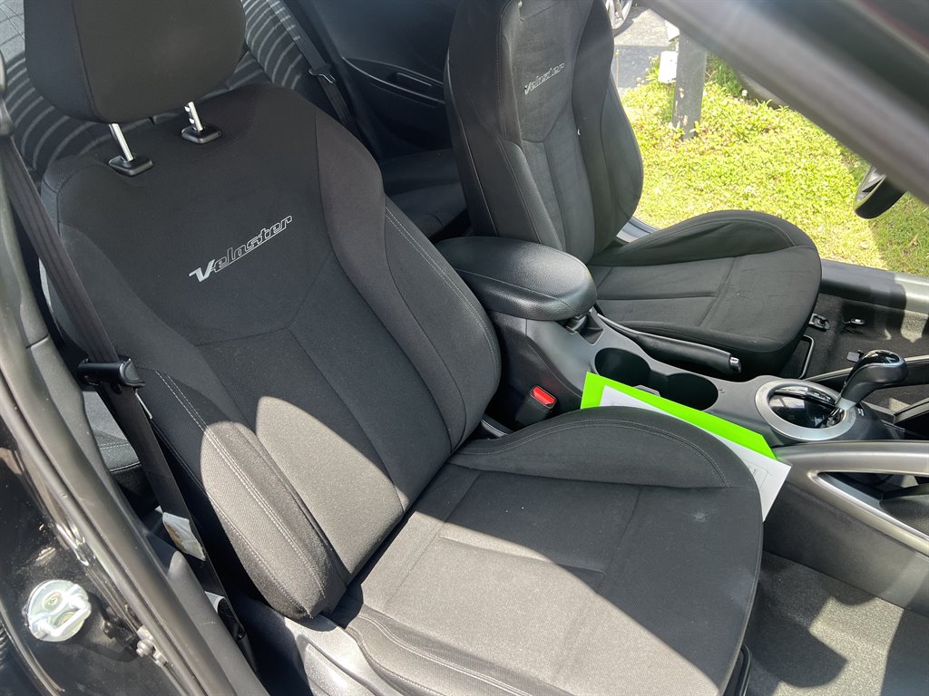 2017 Hyundai Veloster Value Edition photo