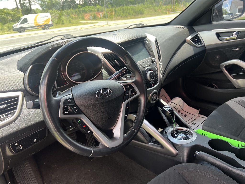 2017 Hyundai Veloster Value Edition photo