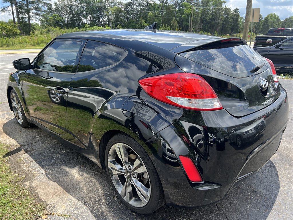 2017 Hyundai Veloster Value Edition photo