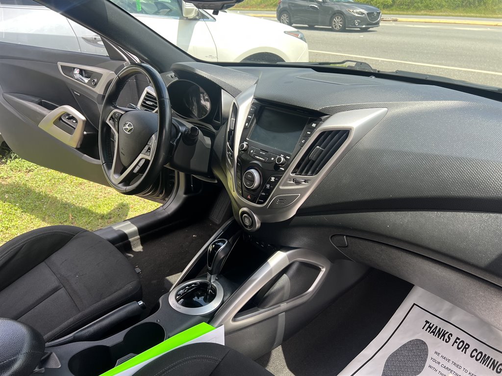 2017 Hyundai Veloster Value Edition photo