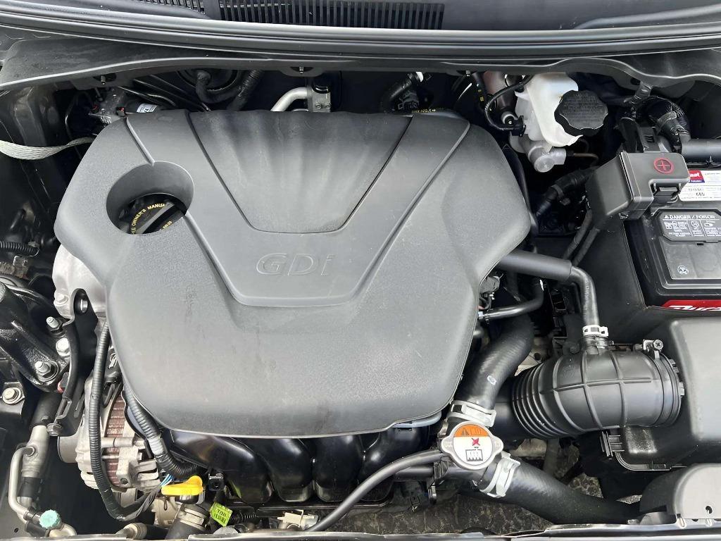 2017 Hyundai Veloster - $10,600