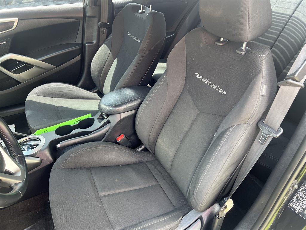 2017 Hyundai Veloster Value Edition photo
