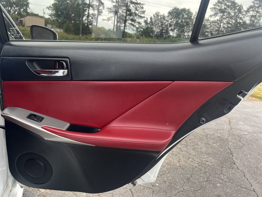 2015 Lexus IS 350 photo