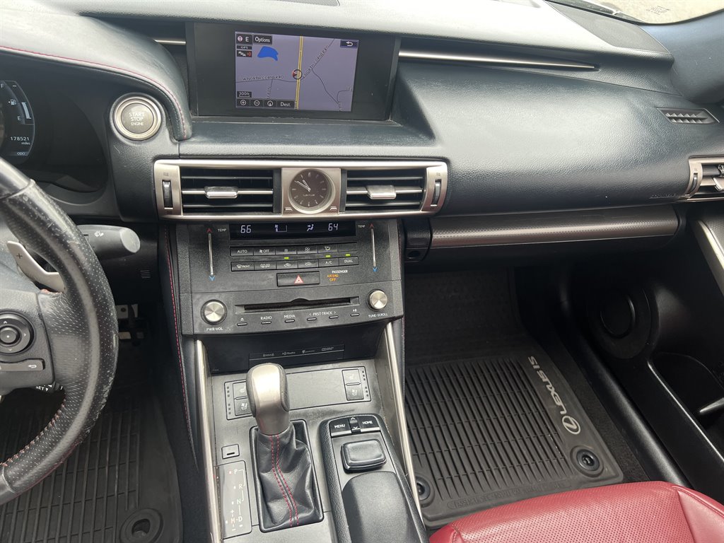 2015 Lexus IS 350 photo