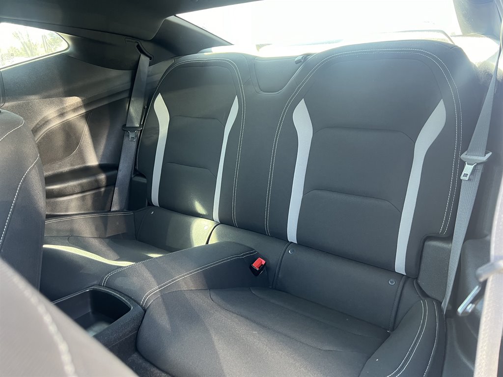 2019 Chevrolet Camaro 1LT photo