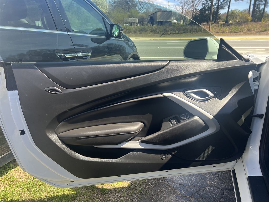 2019 Chevrolet Camaro 1LT photo