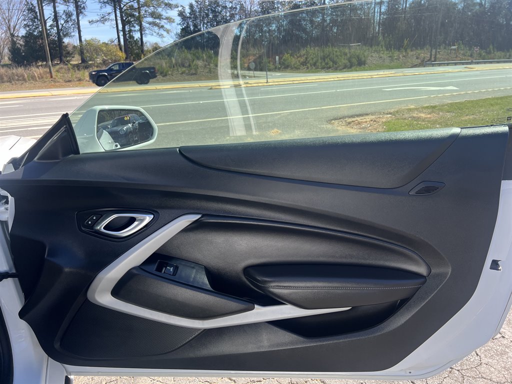 2019 Chevrolet Camaro 1LT photo