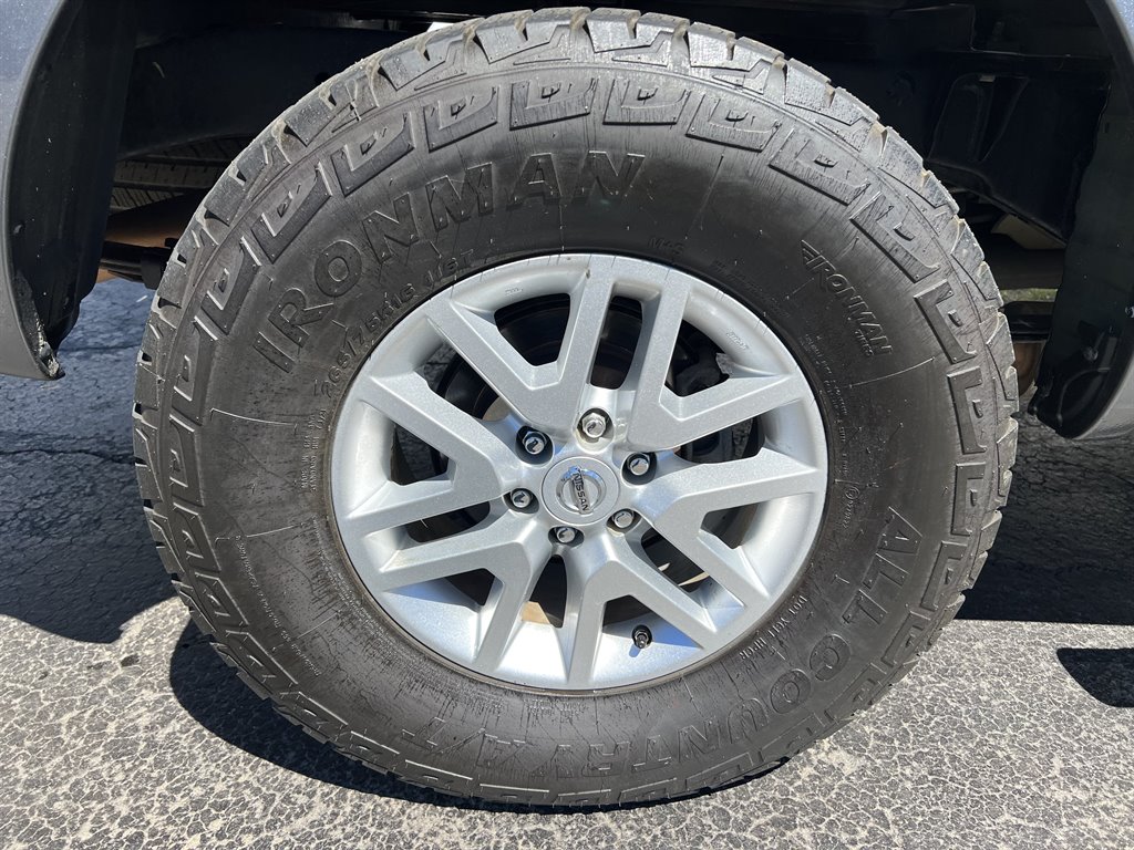 2017 Nissan Frontier SV photo