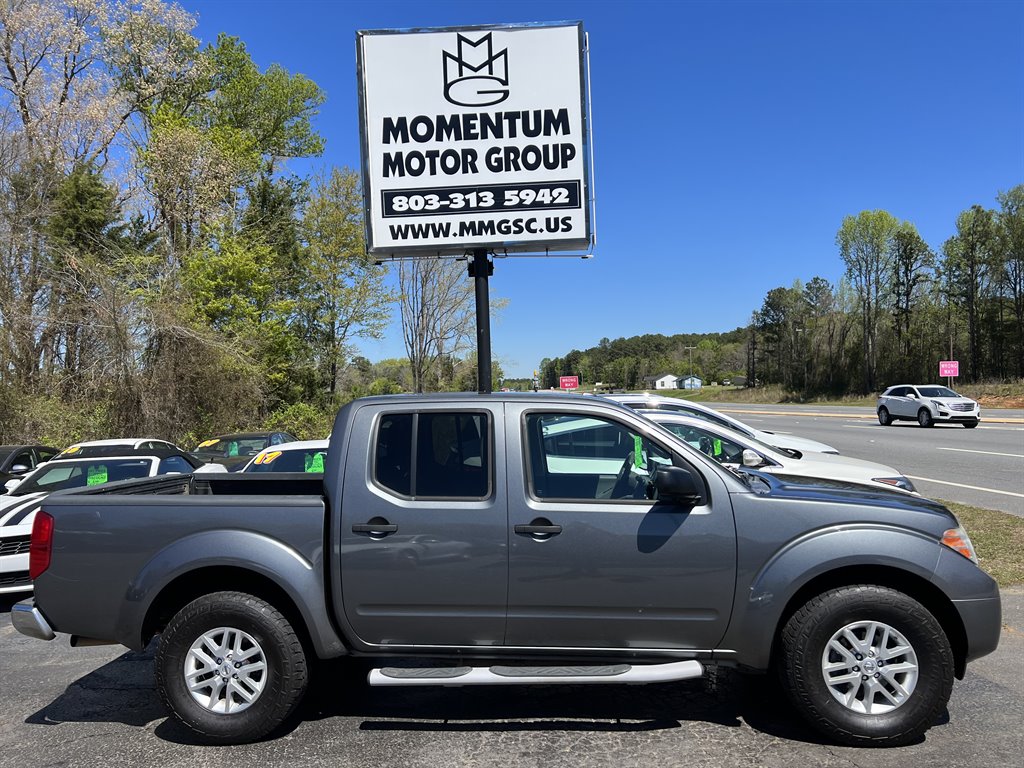 The 2017 Nissan Frontier SV photos