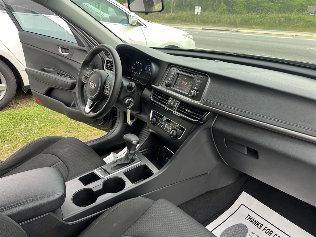 2016 Kia Optima LX photo