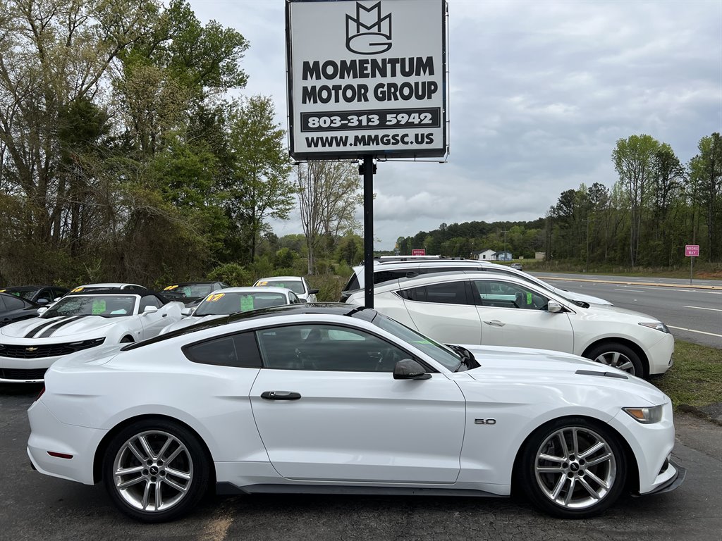 The 2016 Ford Mustang GT Premium photos