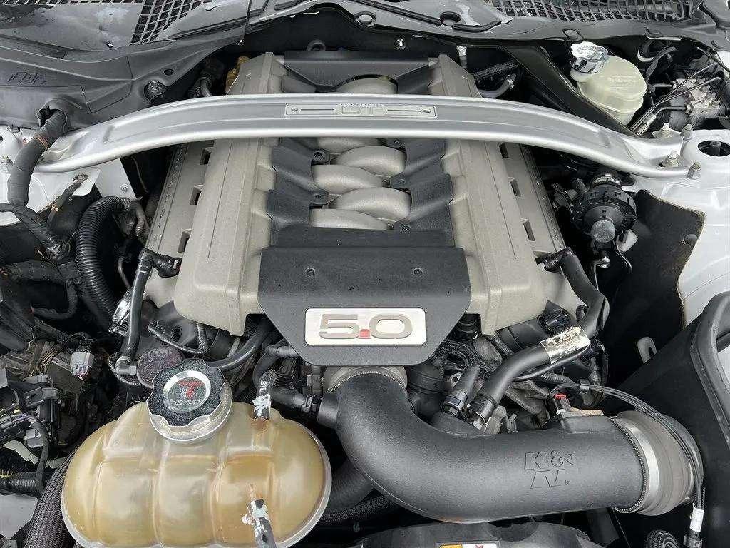 2016 Ford Mustang - $25,995