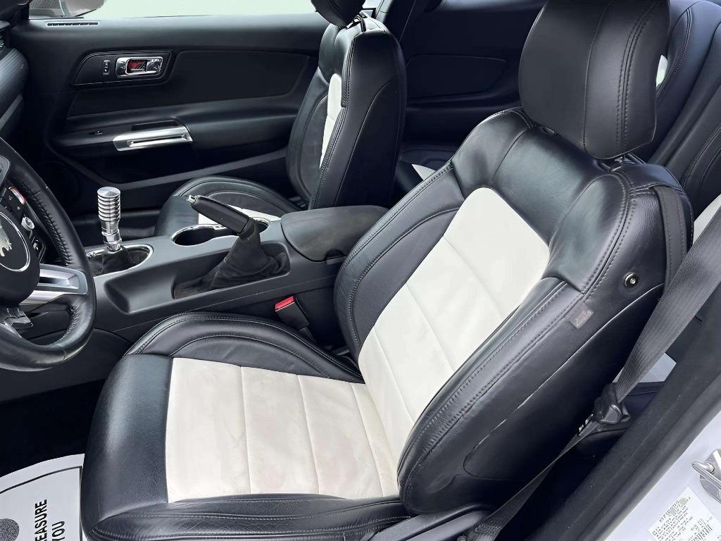 2016 Ford Mustang - $25,995