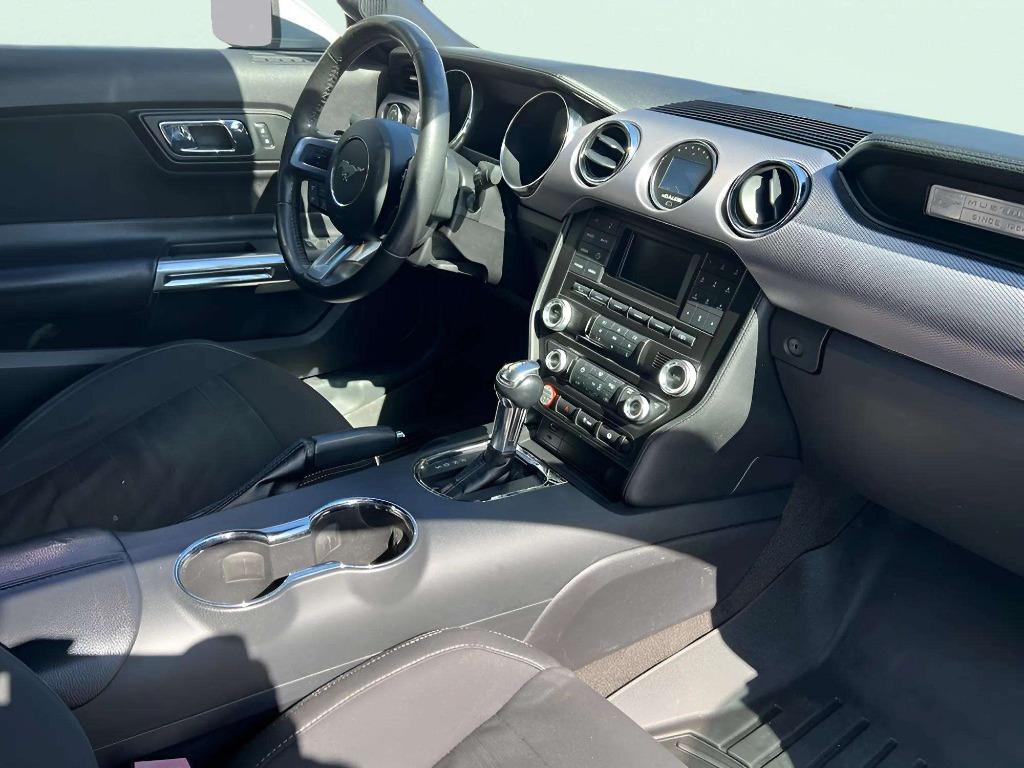 2015 Ford Mustang - $22,995