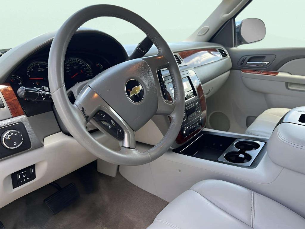 2012 Chevrolet Avalanche - $14,995