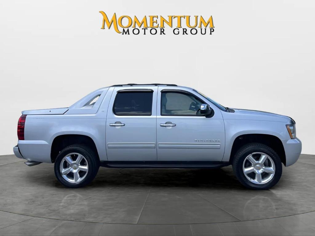 2012 Chevrolet Avalanche - $14,995