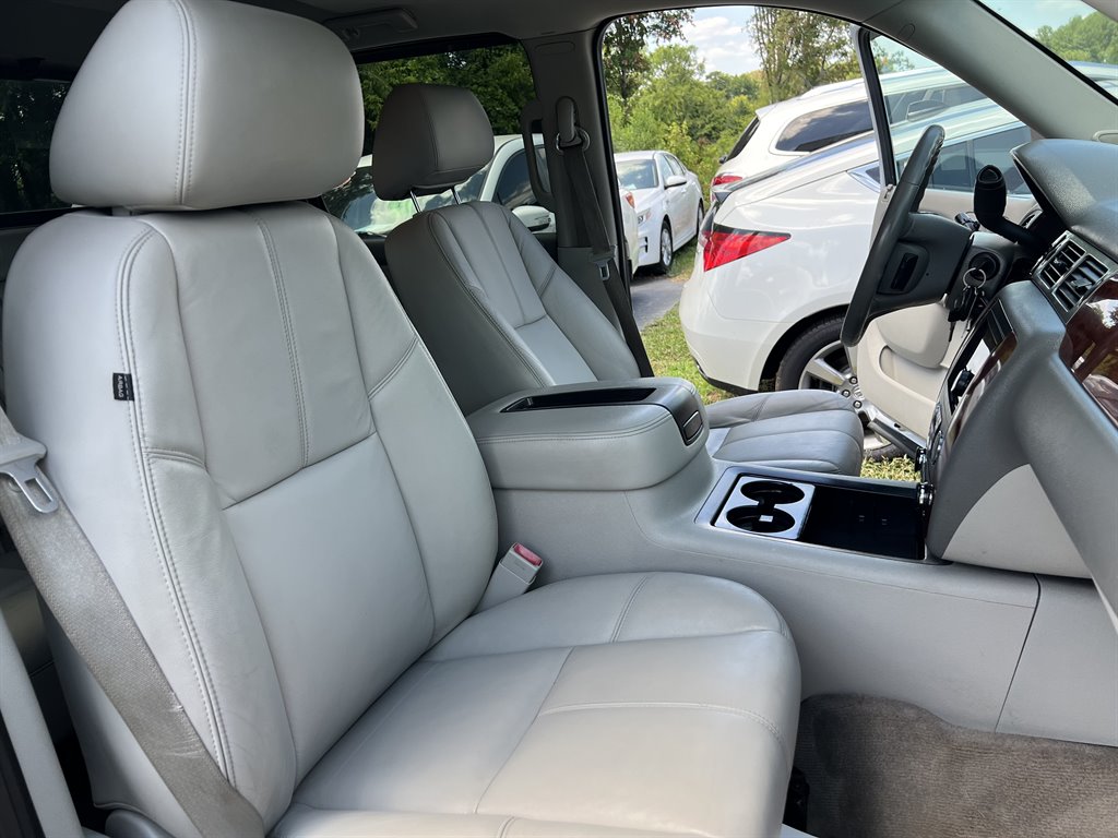2012 Chevrolet Avalanche LT photo