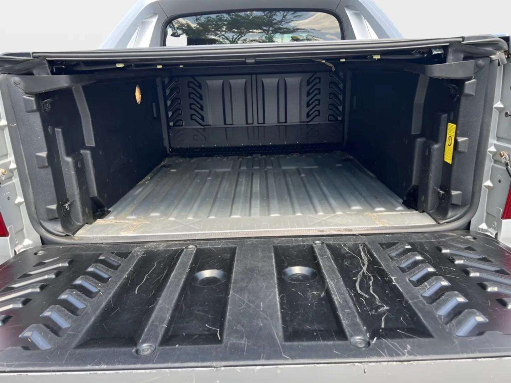 2012 Chevrolet Avalanche - $14,995